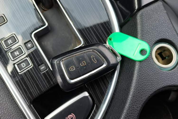 Used Dongfeng Aeolus AX7 2016 2.3L Automatic ZhiZun Version Vehicle Key