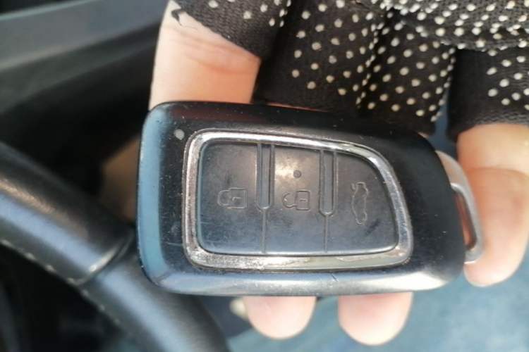 Used Dongfeng Aeolus AX7 2016 2.0L Automatic Zhiyi Trim Vehicle Key