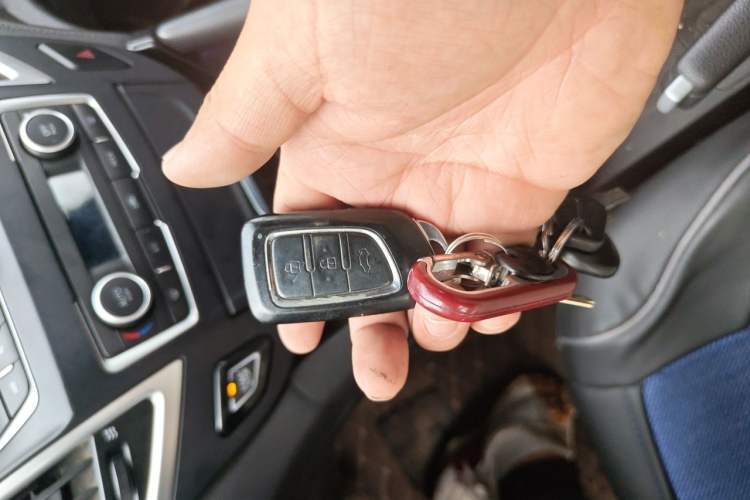 Used Dongfeng Aeolus AX7 2016 2.0L Manual Zhiyi Trim Vehicle Key