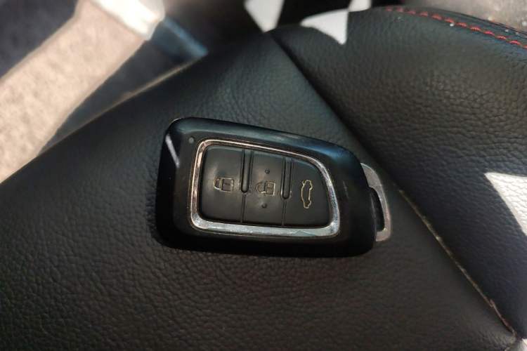 Used Dongfeng Aeolus AX7 2016 1.4T Manual Zhuyue Model Vehicle Key