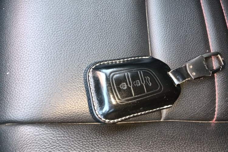 Used Dongfeng Aeolus AX7 2016 2.0L Manual Zhiyi Trim Vehicle Key