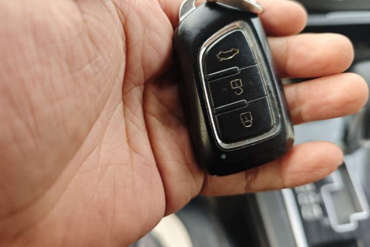 Used Dongfeng Aeolus AX7 2016 2.0L Automatic Zhiyi Trim Vehicle Key