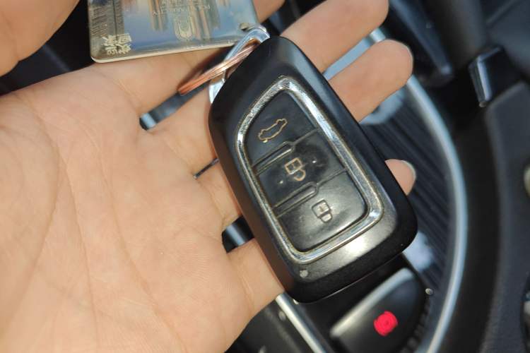 Used Dongfeng Aeolus AX7 2016 2.0L Automatic Zhiyi Trim Vehicle Key