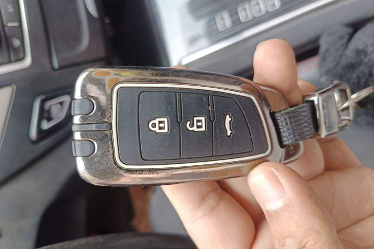 Used Dongfeng Aeolus AX7 2016 2.0L Automatic Zhiyi Trim Vehicle Key