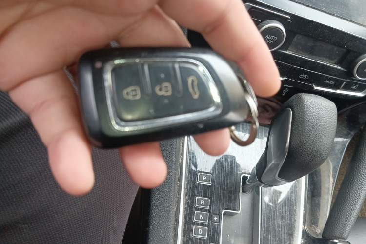 Used Dongfeng Aeolus AX7 2016 2.3L Automatic ZhiZun Version Vehicle Key