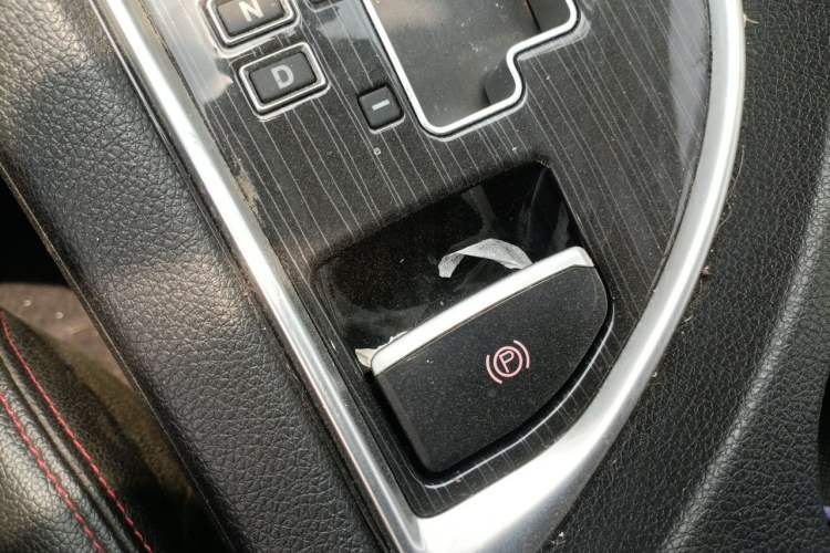 Used Dongfeng Aeolus AX7 2016 2.0L Automatic Zhiyi Trim Vehicle Key
