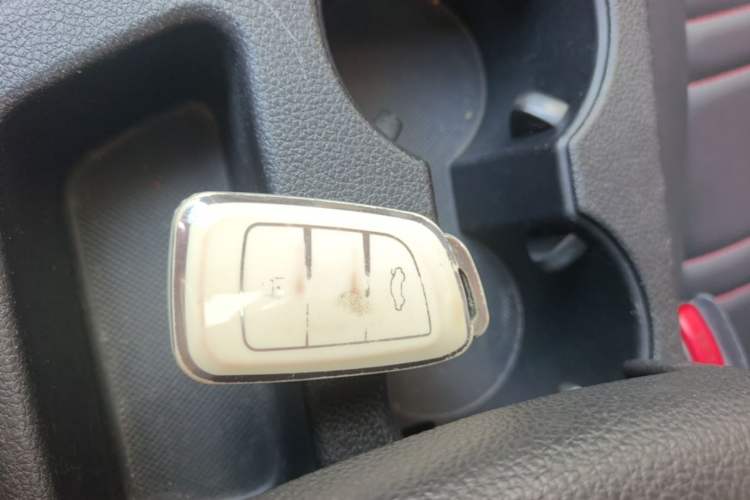 Used Dongfeng Aeolus AX7 2016 2.0L Automatic Zhiyi Trim Vehicle Key