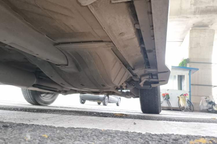Used Dongfeng Aeolus AX7 2017 2.0L Automatic Zhiyu Trim Chassis Front Left