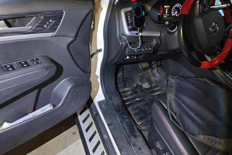 Used Dongfeng Aeolus AX7 2017 2.0L Automatic Zhiyu Trim Driver Seat
