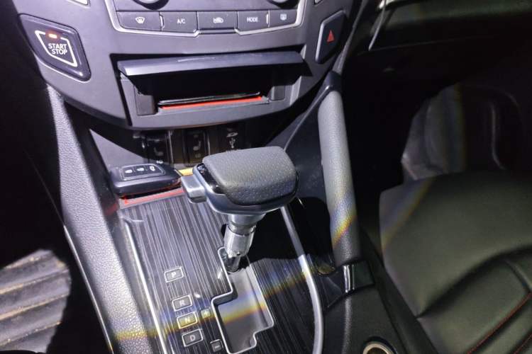 Used Dongfeng Aeolus AX7 2017 2.0L Automatic Zhiyu Trim Gear Lever