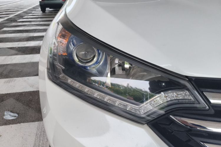 Used Dongfeng Aeolus AX7 2017 2.0L Automatic Zhiyu Trim Right Front Headlight