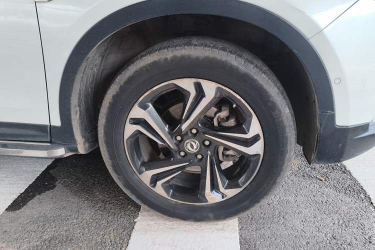 Used Dongfeng Aeolus AX7 2017 2.0L Automatic Zhiyu Trim Right Front Wheel Hub
