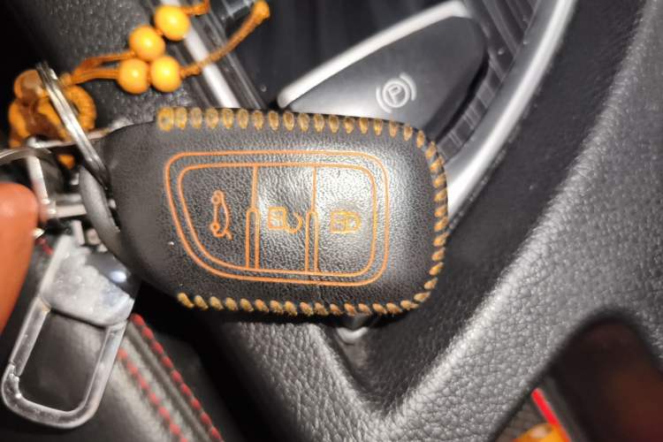Used Dongfeng Aeolus AX7 2017 2.0L Automatic Zhiyu Trim Vehicle Key