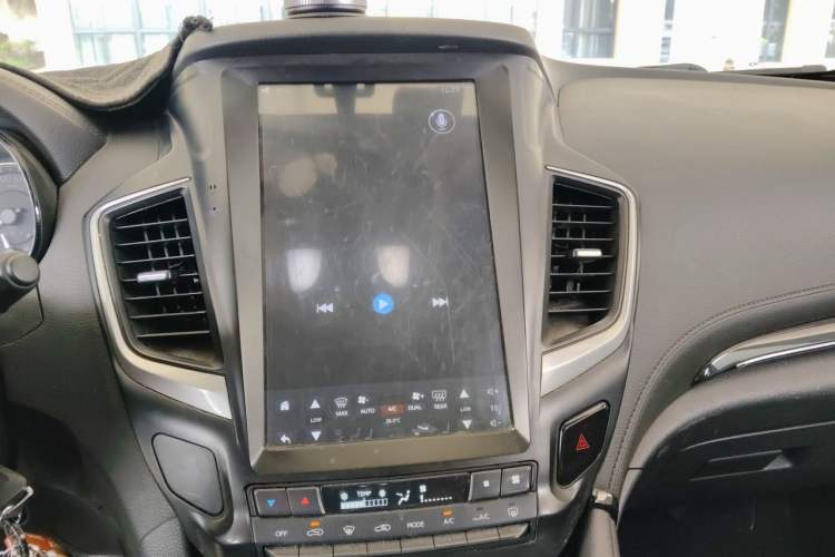 Used Dongfeng Aeolus AX7 2018 Classic 1.4T Manual Elite Model Audio And AC Panel