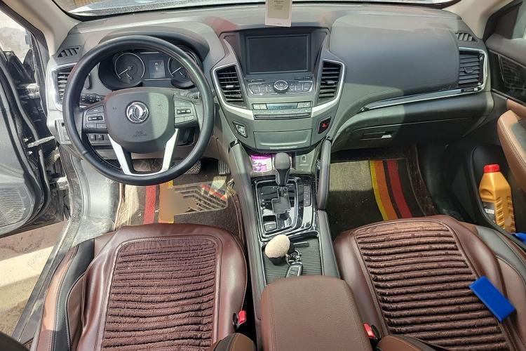 Used Dongfeng Aeolus AX7 2018 Classic 1.6T Automatic Luxury Model Center Console