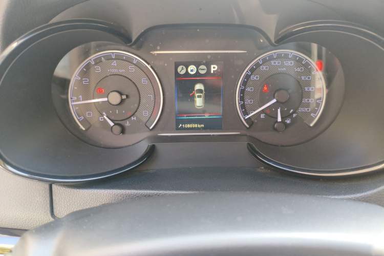 Used Dongfeng Aeolus AX7 2018 Classic 1.6T Automatic Luxury Model Odometer Close Up