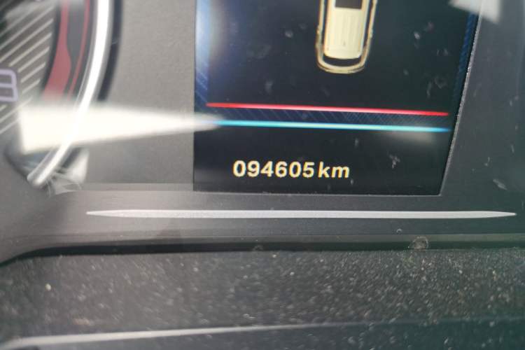 Used Dongfeng Aeolus AX7 2018 Classic 1.6T Automatic Elite Model Odometer Close Up