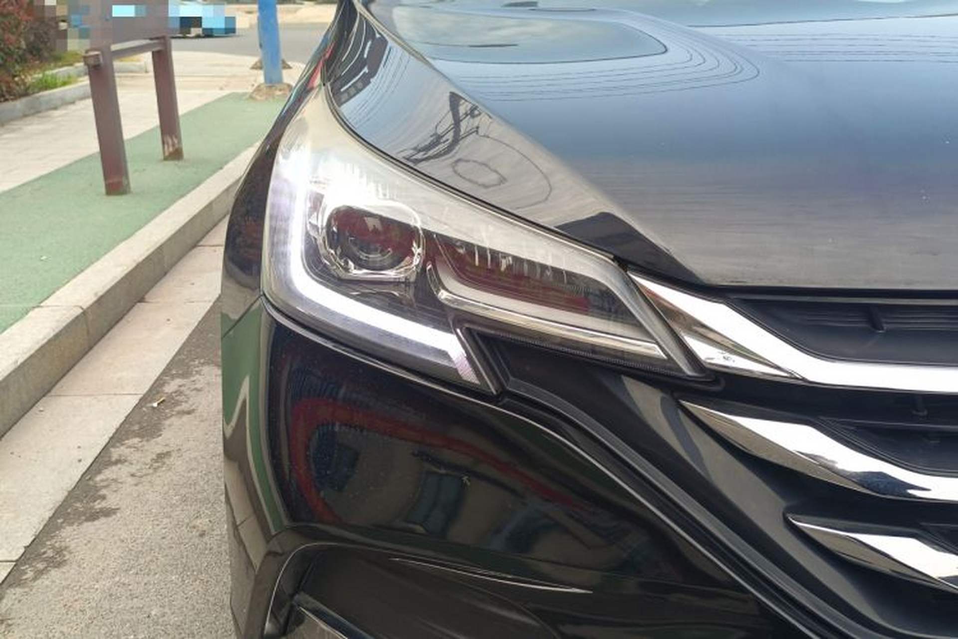 Used Dongfeng Aeolus AX7 2018 Classic 1.6T Automatic Luxury Model Right Front Headlight
