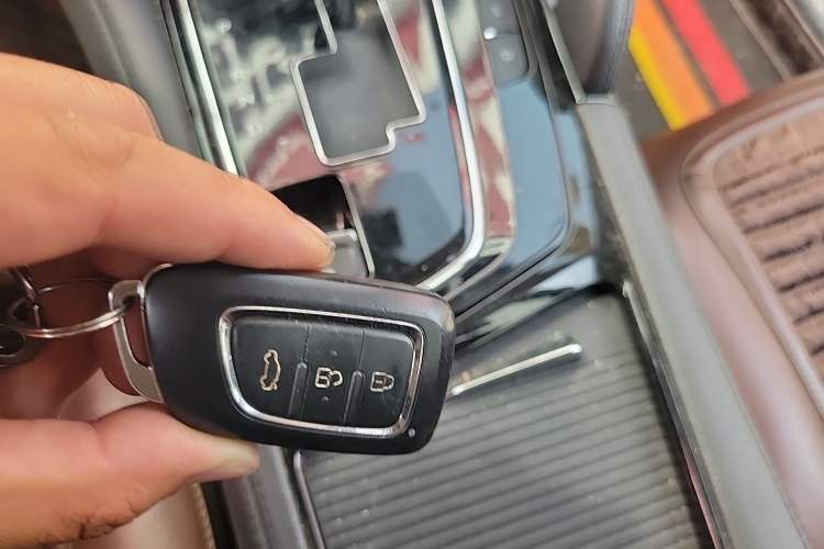 Used Dongfeng Aeolus AX7 2018 Classic 1.6T Automatic Luxury Model Vehicle Key