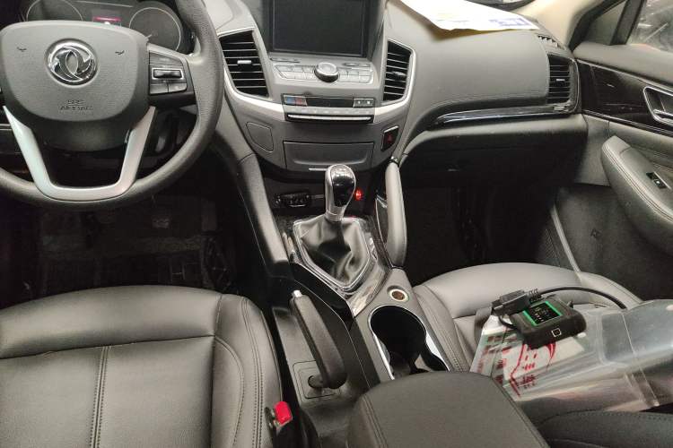 Used Dongfeng Aeolus AX7 2018 Classic 1.4T Manual Elite Model Audio And AC Panel