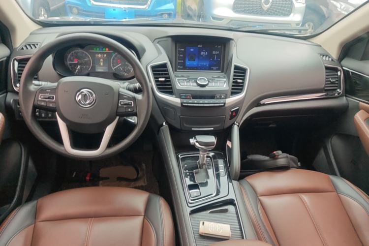 Used Dongfeng Aeolus AX7 2018 Classic 1.6T Automatic Elite Model Center Console