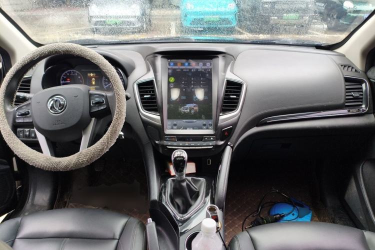 Used Dongfeng Aeolus AX7 2018 Classic 1.4T Manual Elite Model Center Console