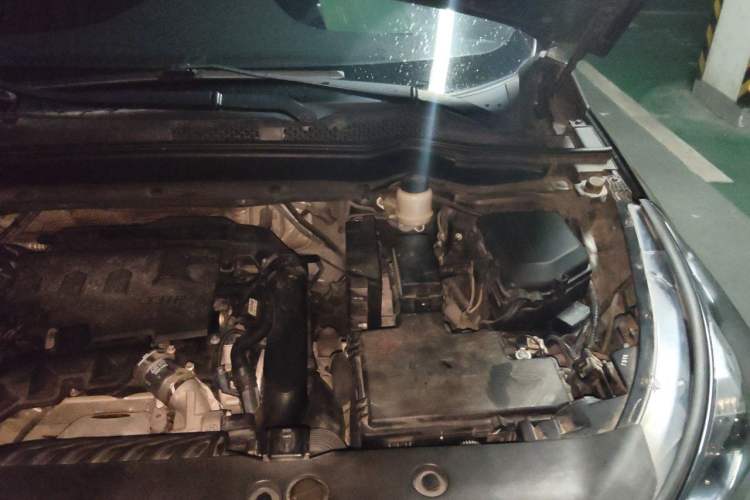 Used Dongfeng Aeolus AX7 2018 Classic 1.6T Automatic Prestige Model Engine Bay Left