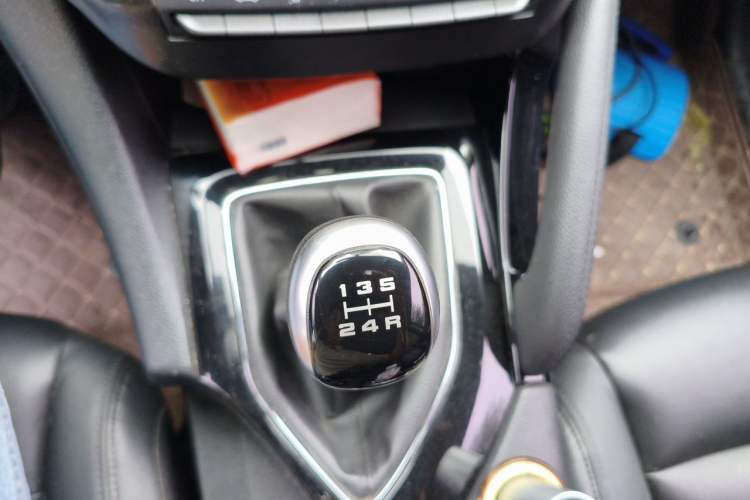 Used Dongfeng Aeolus AX7 2018 Classic 1.4T Manual Elite Model Gear Lever