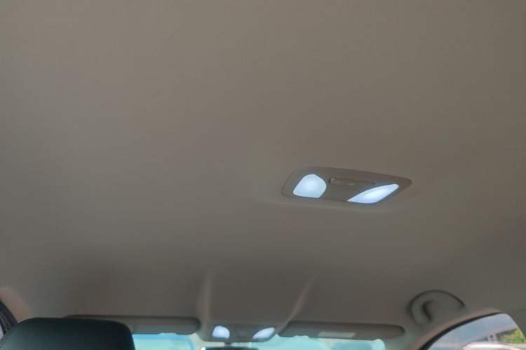 Used Dongfeng Aeolus AX7 2018 Classic 1.6T Automatic Elite Model Headliner