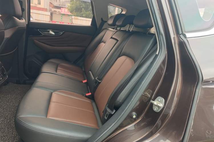 Used Dongfeng Aeolus AX7 2018 Classic 1.6T Automatic Elite Model Left Rear Seat