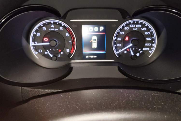 Used Dongfeng Aeolus AX7 2018 Classic 1.6T Automatic Prestige Model Odometer Close Up