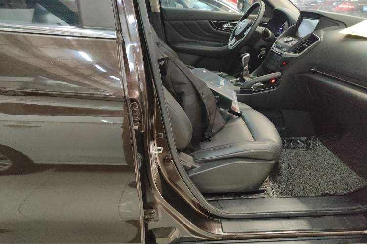 Used Dongfeng Aeolus AX7 2018 Classic 1.4T Manual Elite Model Right Front Seat