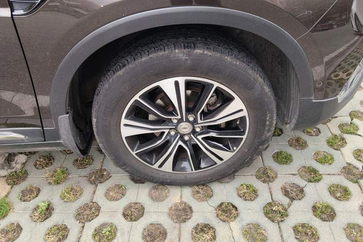 Used Dongfeng Aeolus AX7 2018 Classic 1.6T Automatic Prestige Model Right Front Wheel Hub