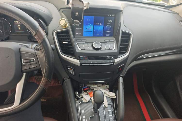 Used Dongfeng Aeolus AX7 2018 Classic 1.6T Automatic Prestige Model Audio And AC Panel