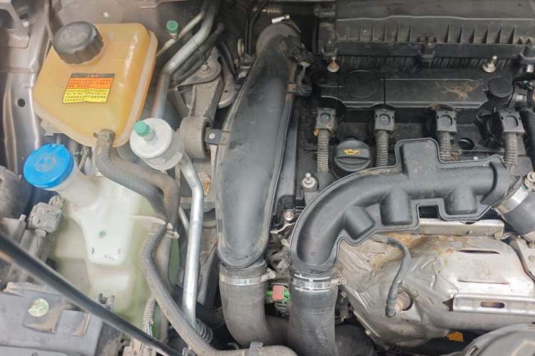 Used Dongfeng Aeolus AX7 2018 Classic 1.6T Automatic Luxury Model Engine Bay Right