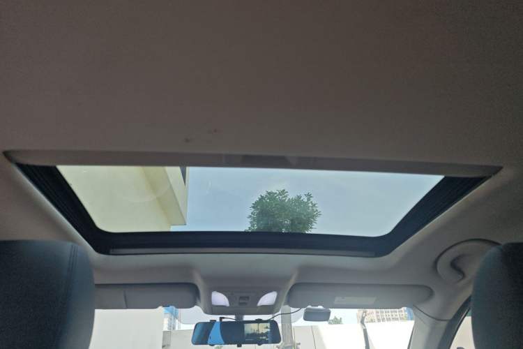 Used Dongfeng Aeolus AX7 2018 Classic 1.6T Automatic Prestige Model Headliner