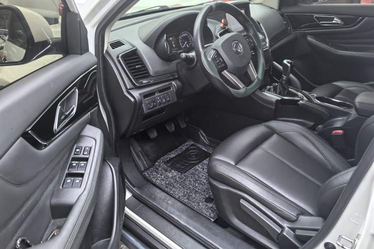 Used Dongfeng Aeolus AX7 2018 Classic 1.4T Manual Elite Model Interior 4