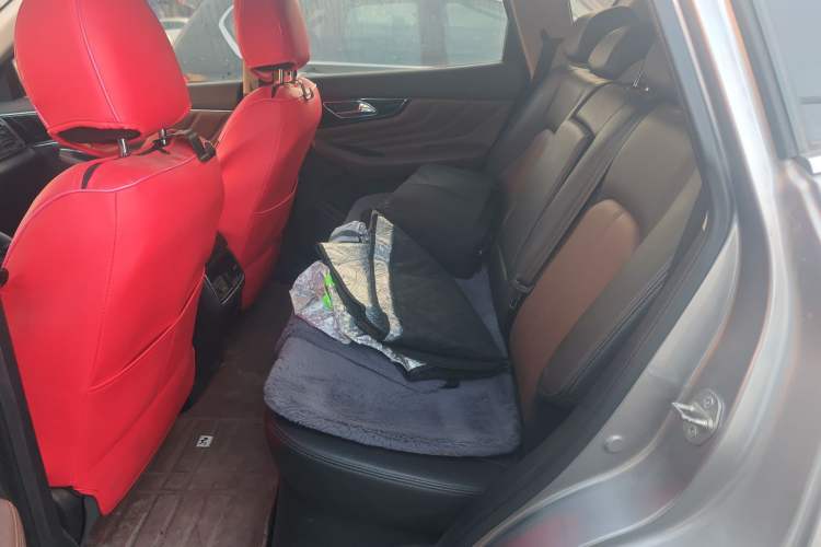 Used Dongfeng Aeolus AX7 2018 Classic 1.6T Automatic Luxury Model Left Rear Seat