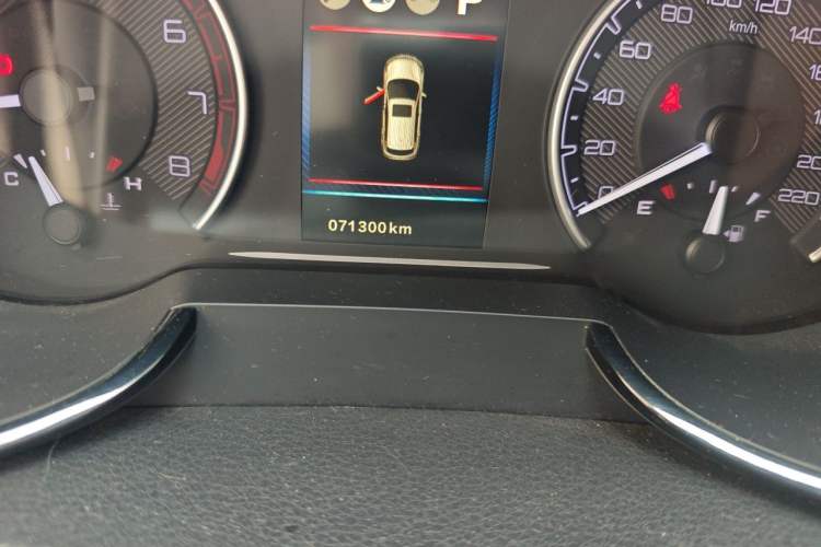 Used Dongfeng Aeolus AX7 2018 Classic 1.6T Automatic Prestige Model Odometer Close Up