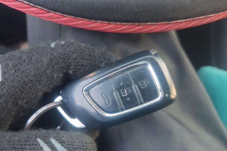 Used Dongfeng Aeolus AX7 2018 Classic 1.6T Automatic Luxury Model Vehicle Key