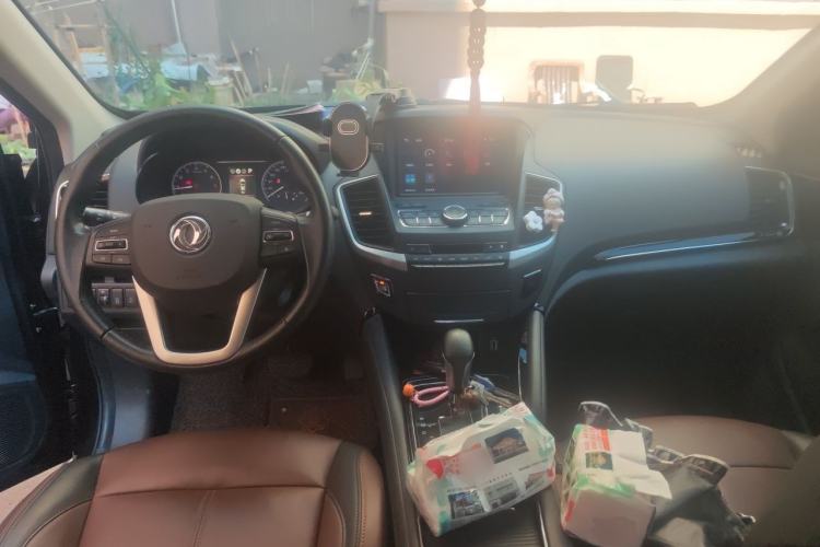 Used Dongfeng Aeolus AX7 2018 Classic 1.6T Automatic Luxury Model Center Console