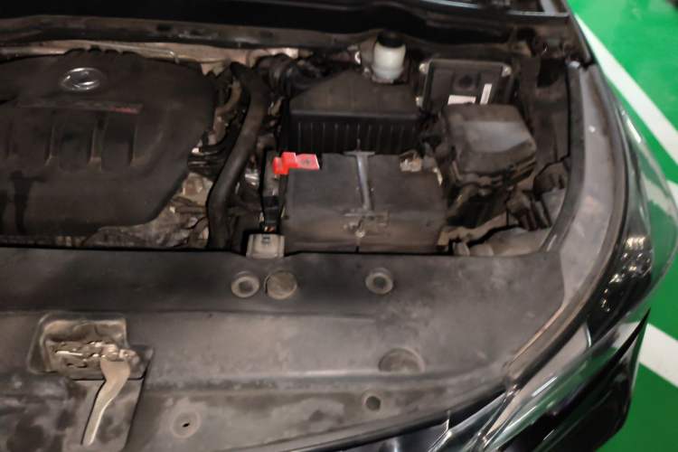 Used Dongfeng Aeolus AX7 2018 Classic 1.4T Manual Elite Model Engine Bay Left