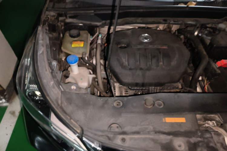 Used Dongfeng Aeolus AX7 2018 Classic 1.4T Manual Elite Model Engine Bay Right