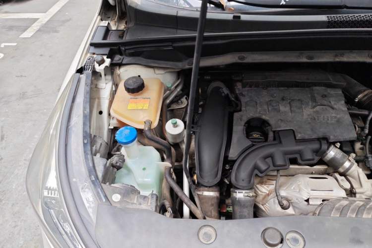 Used Dongfeng Aeolus AX7 2018 Classic 1.6T Automatic Luxury Model Engine Bay Right