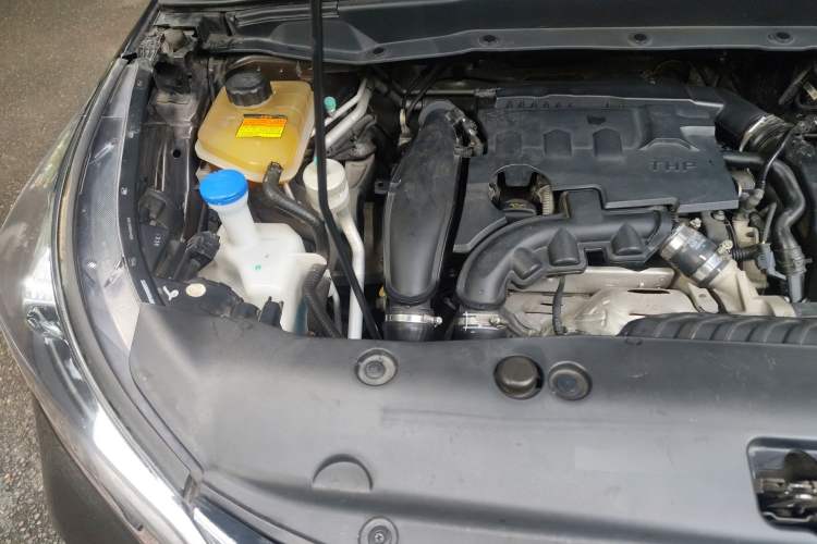 Used Dongfeng Aeolus AX7 2018 Classic 1.6T Automatic Luxury Model Engine Bay Right