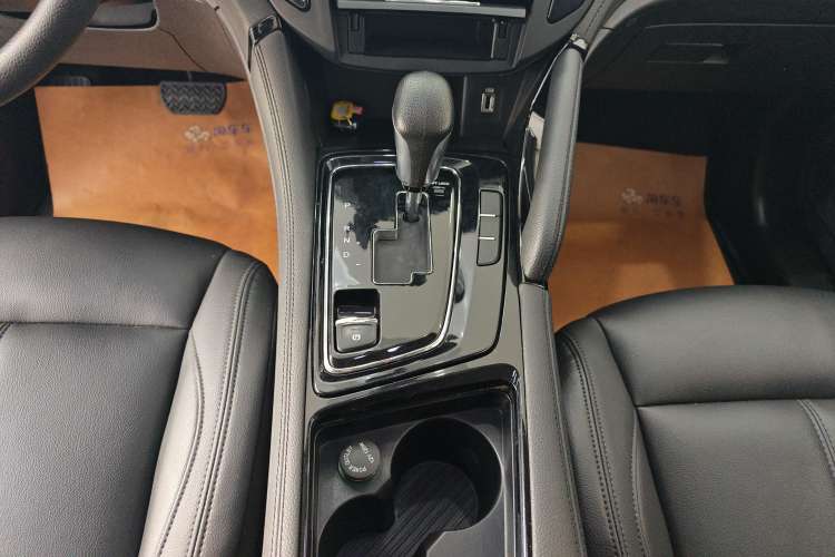 Used Dongfeng Aeolus AX7 2018 Classic 1.4T Automatic Elite Model Gear Lever