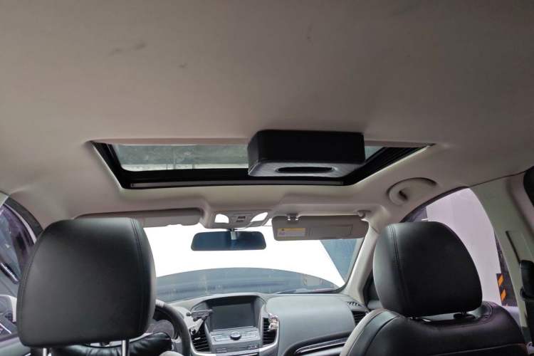 Used Dongfeng Aeolus AX7 2018 Classic 1.6T Automatic Luxury Model Headliner