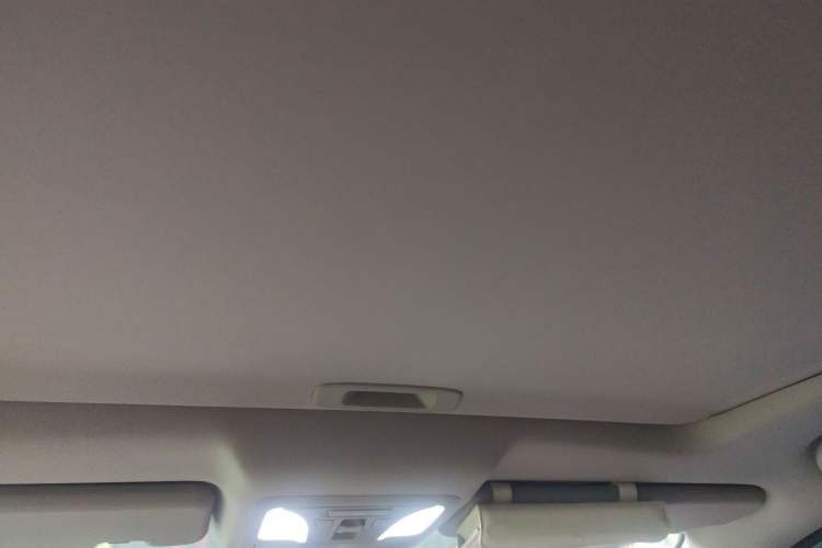 Used Dongfeng Aeolus AX7 2018 Classic 1.6T Automatic Luxury Model Headliner