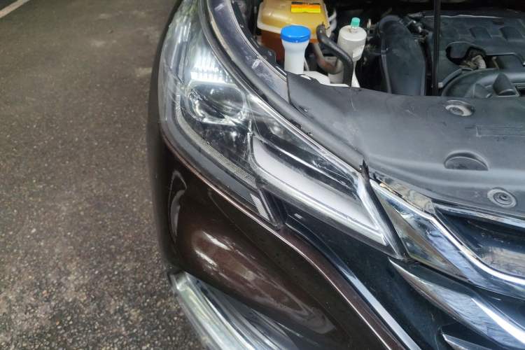 Used Dongfeng Aeolus AX7 2018 Classic 1.6T Automatic Luxury Model Right Front Headlight