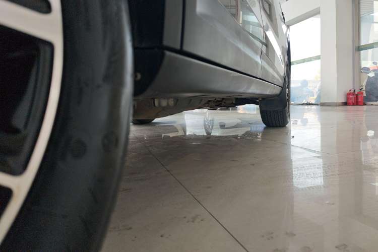 Used Dongfeng Aeolus AX7 2018 Classic 1.4T Automatic Elite Model Right Side Sill